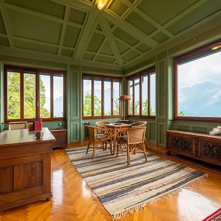 Family With Stunning View By Wonderful Italy * Civenna